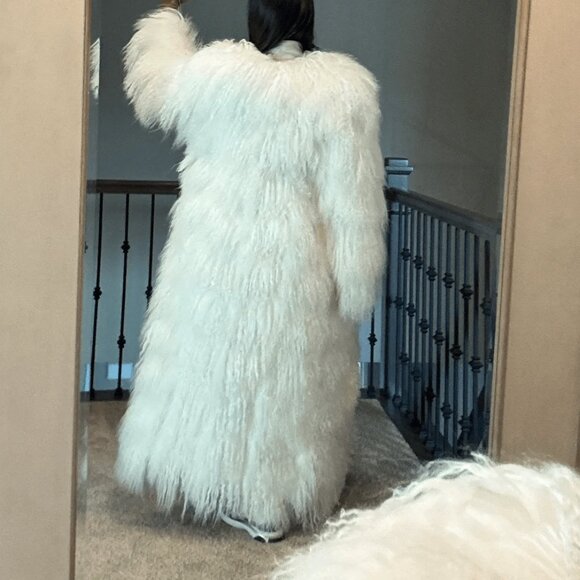 White Elegant Women's Faux Fur Long Coat - Picture 3 of 3